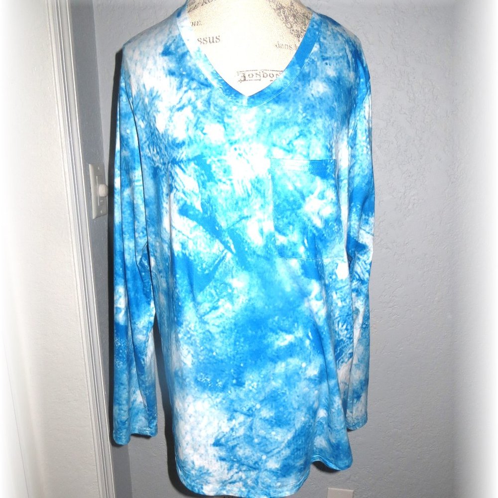 HOUNT Blue Tie Dye Vee Neck Round Bottom L/S Top